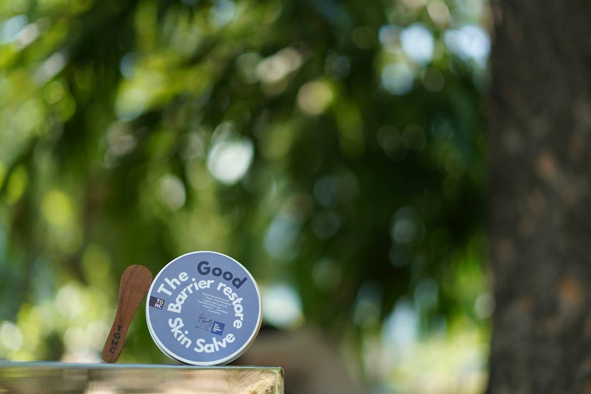Cruelty-Free organic moisturizer bottle with leaf and bunny symbol on eco-friendly packaging